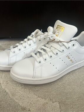 White Stan Smith Women’s Sneakers